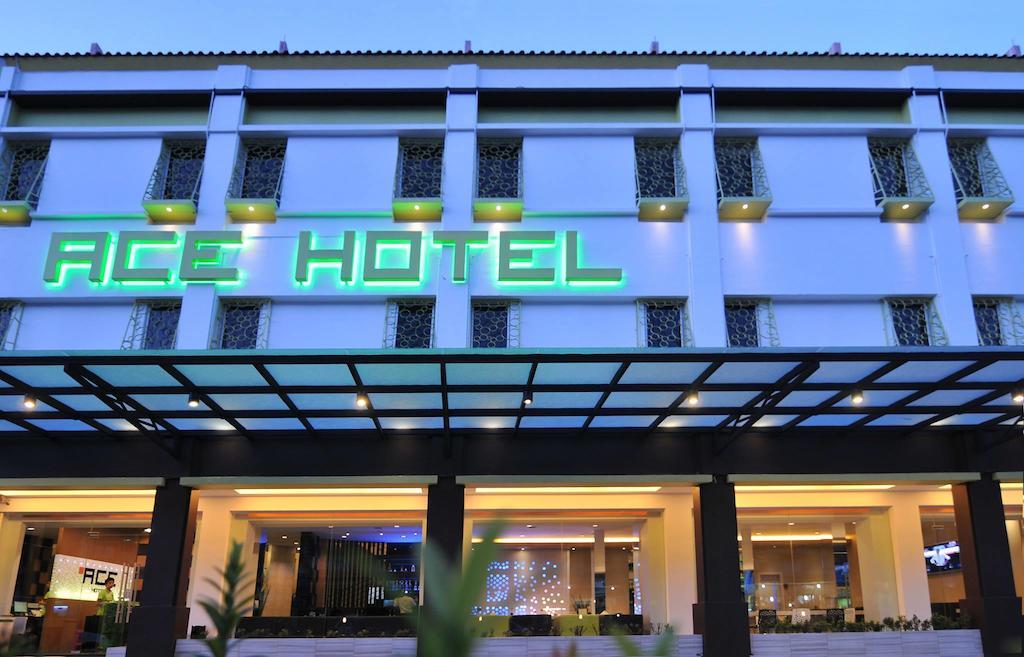 Ace Hotel Batam Наґойя Номер фото